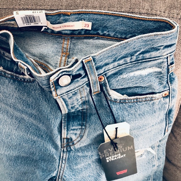 Levi jeans- never worn. - Picture 3 of 3
